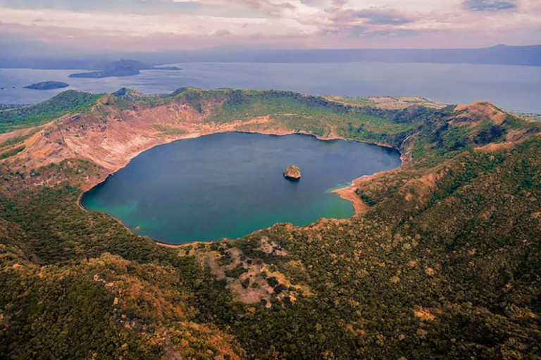 8 Best Places To Stand Up Paddle Board in Canada - The SUP HQ