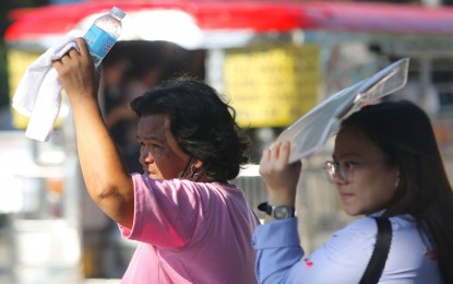 crowd-with-umbrella3-joan-bondoc
