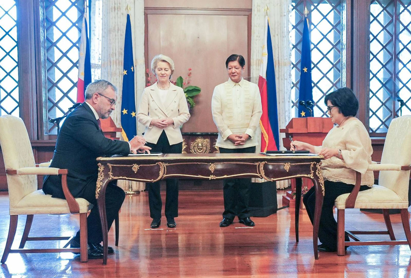 20230731-signingdenrEU-ph1