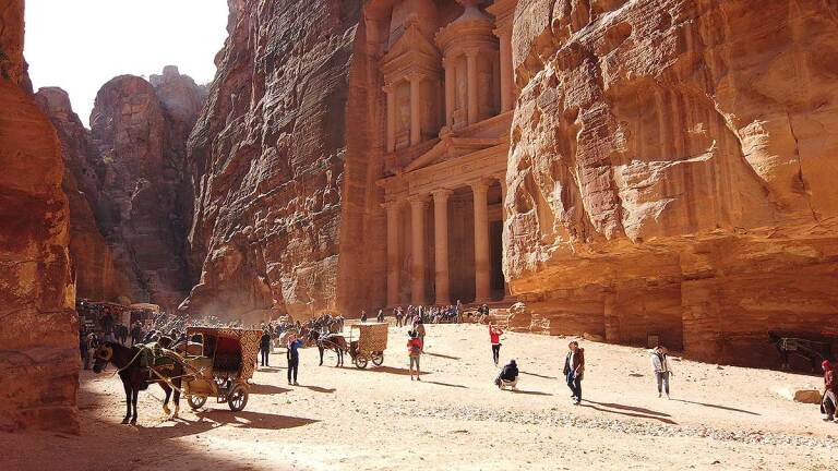 Petra_Treasury_Jordan