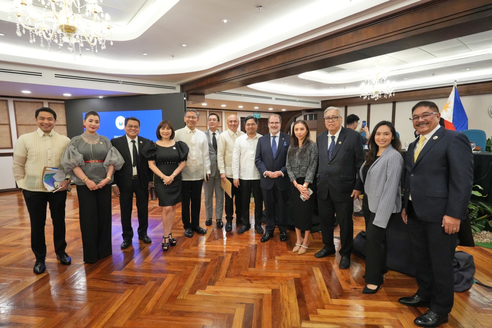 IMG-54dbccdf62a04319f271d058e3b5d173-V