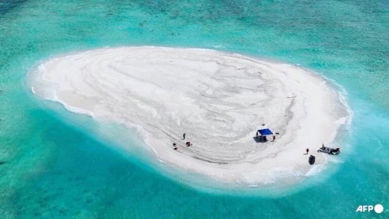 sandy cay