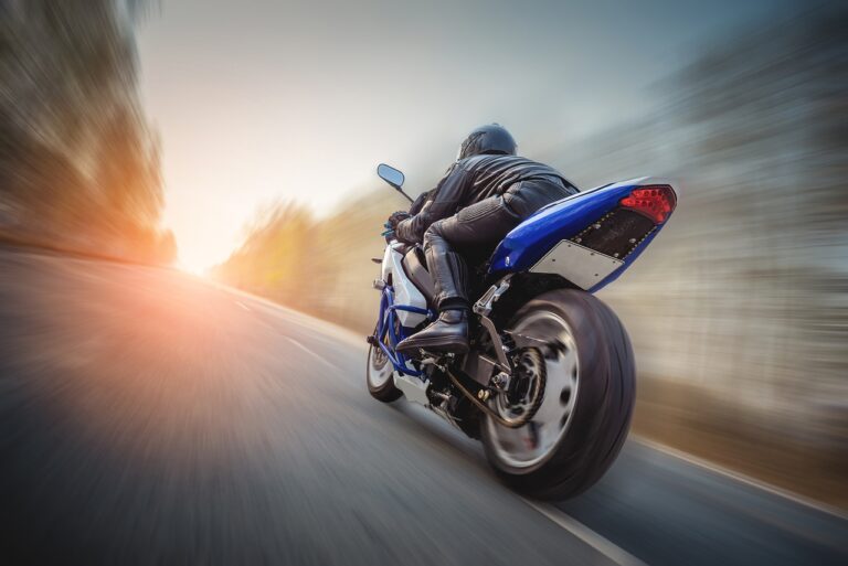 Motorcycle-racing-768x513