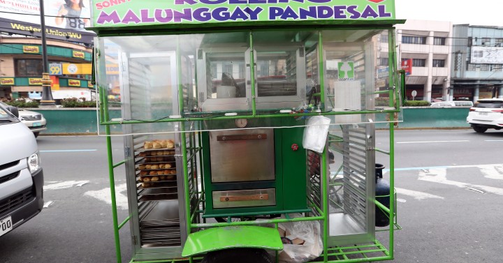 rolling-malungay-pandesal